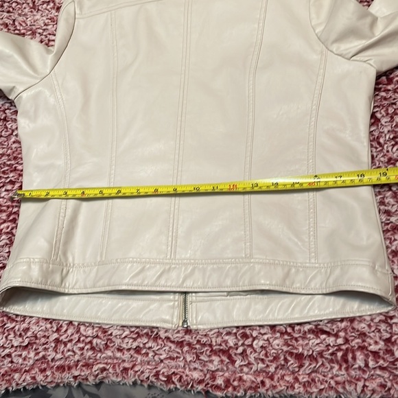 Women's Cream Vegan Leather Jacket - Picture 14 of 16